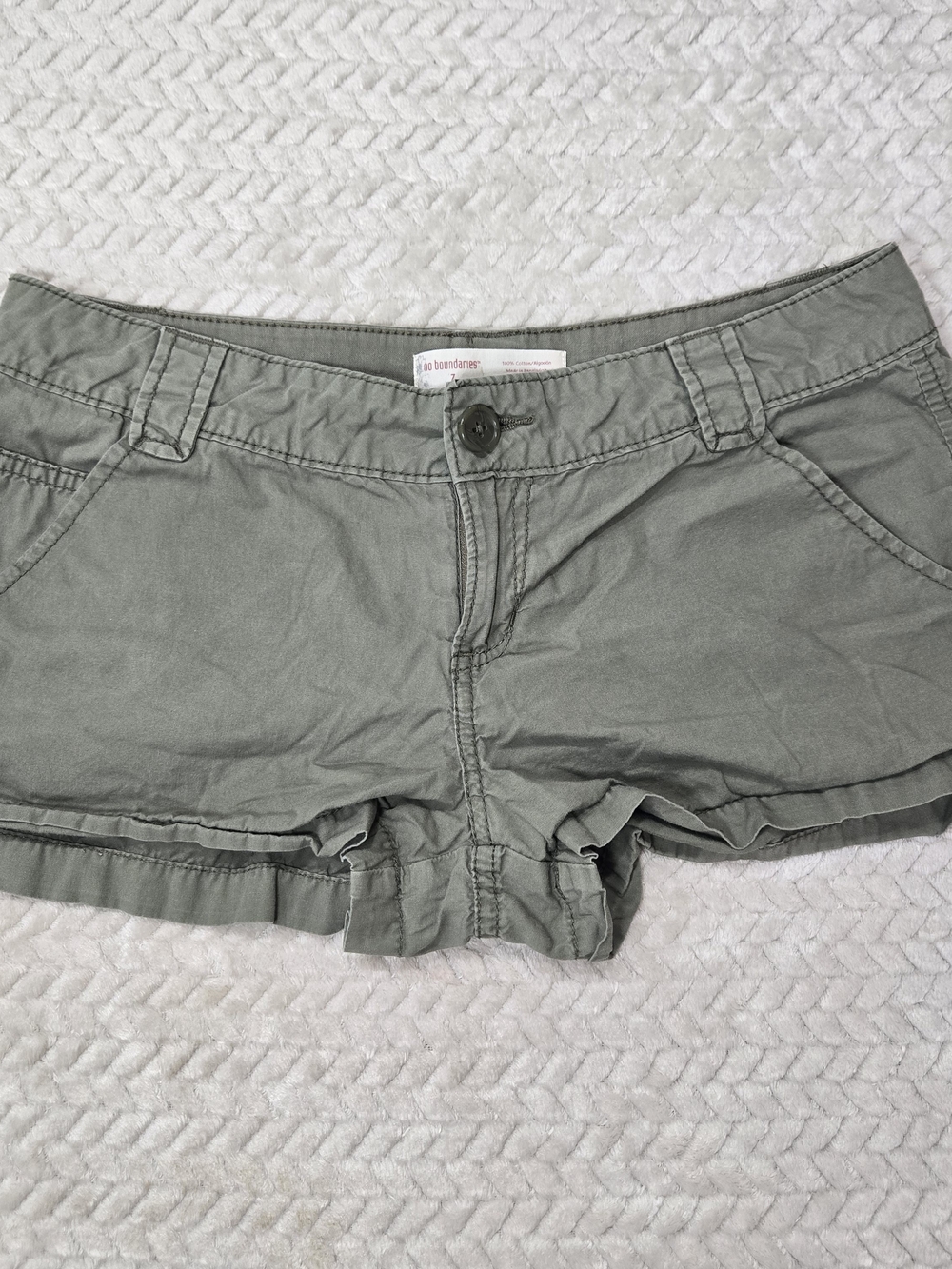 VTG No Boundaries Y2K Low Rise Mini Cargo Shorts Army Green Size 7